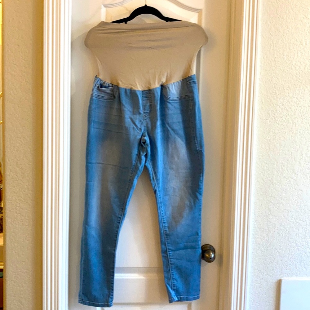 Maternity lightweight jeans size XL.